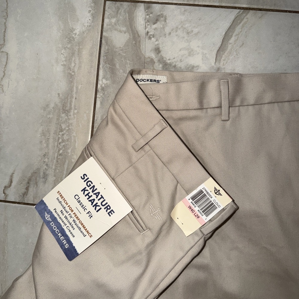 NWT Dockers Signature Classic Fit Khakis Pants Mens Sz 40x29 Flat Front